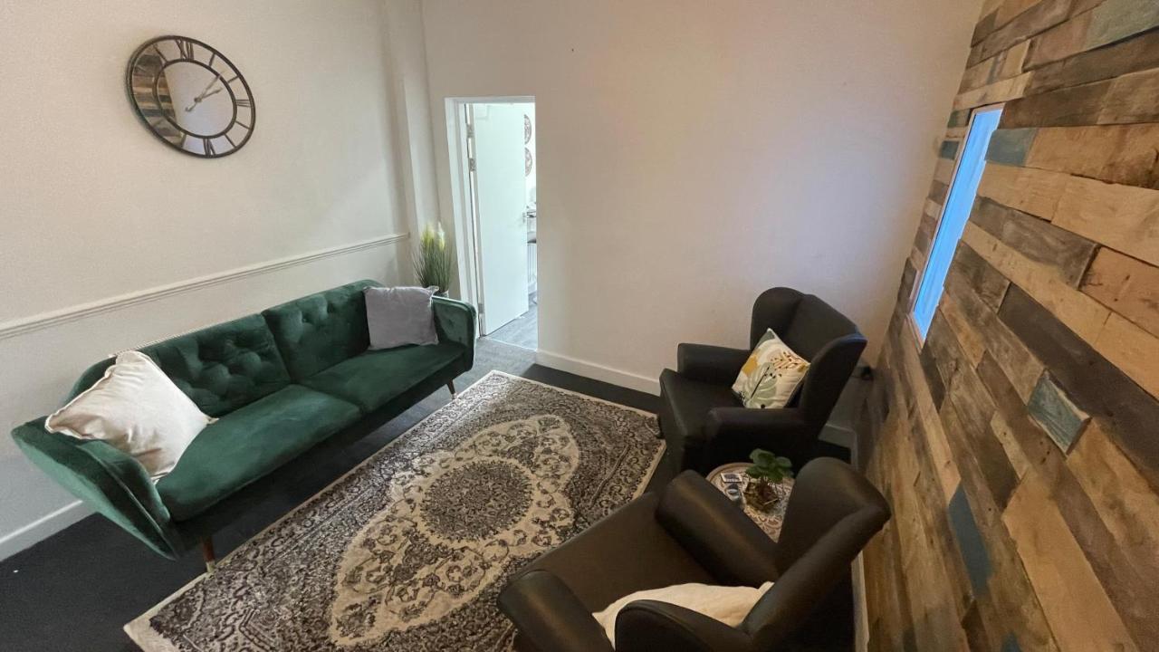Spacious 6 Bed Home Near City & Albion Stadium Perfect For Contractors! Бірмінгем Екстер'єр фото