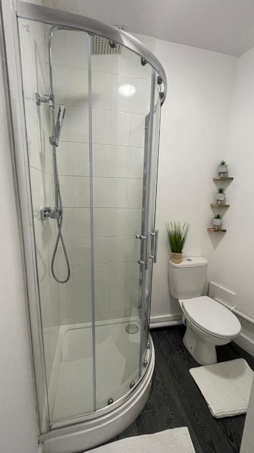 Spacious 6 Bed Home Near City & Albion Stadium Perfect For Contractors! Бірмінгем Екстер'єр фото
